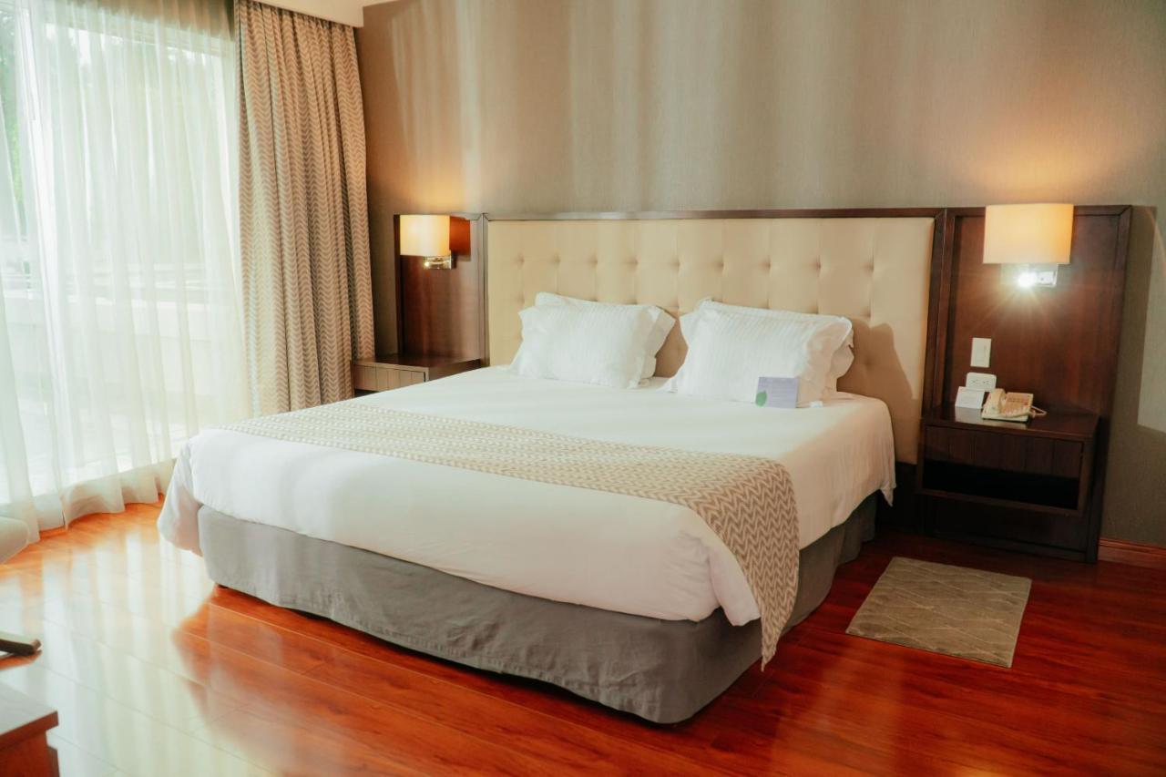 Aparta Hotel Torres De Suites Quito Zewnętrze zdjęcie