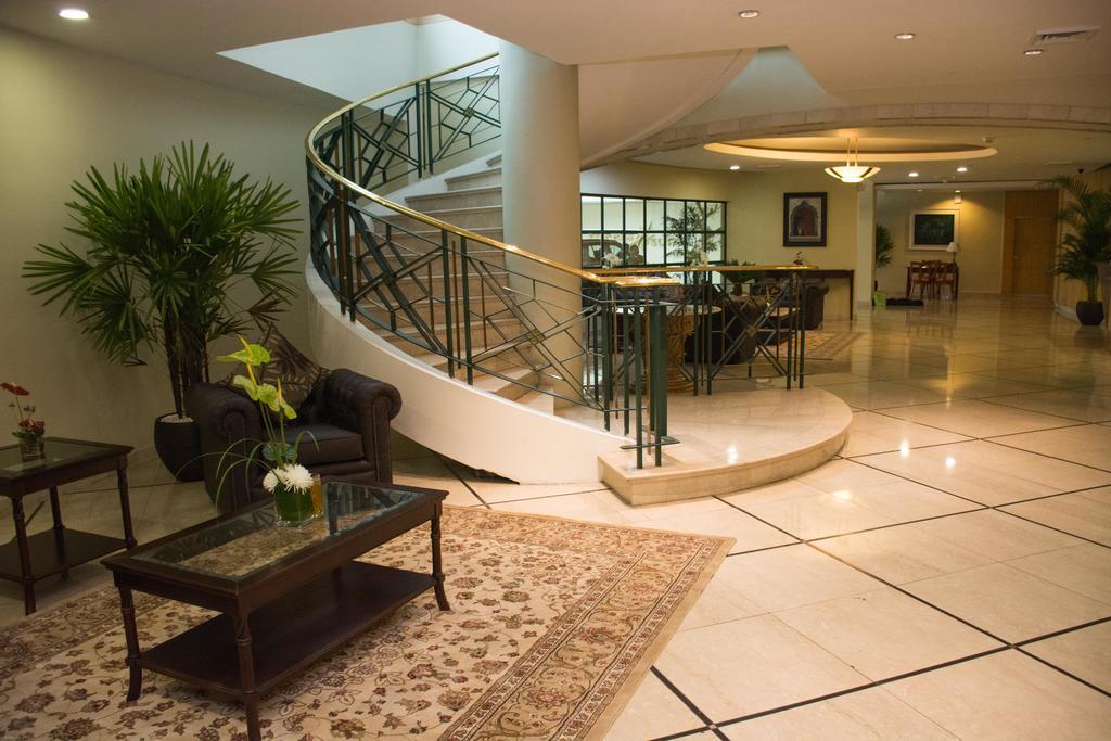 Aparta Hotel Torres De Suites Quito Zewnętrze zdjęcie