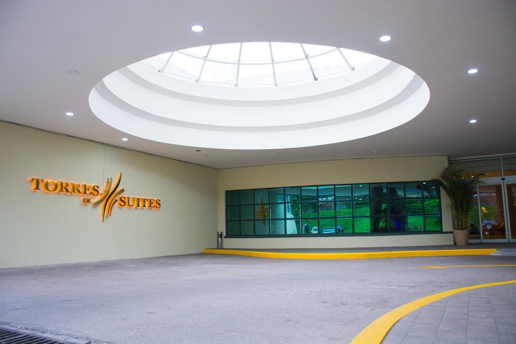 Aparta Hotel Torres De Suites Quito Zewnętrze zdjęcie